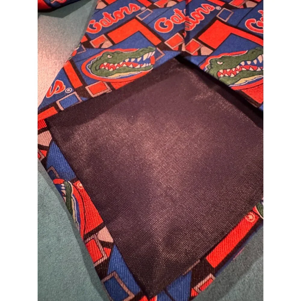Vintage 90s Larson 100% Silk Florida Gators‎ Tie – Bold Collegiate Allover Print